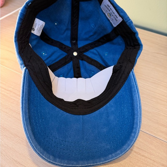 Hat - Picture 4 of 4